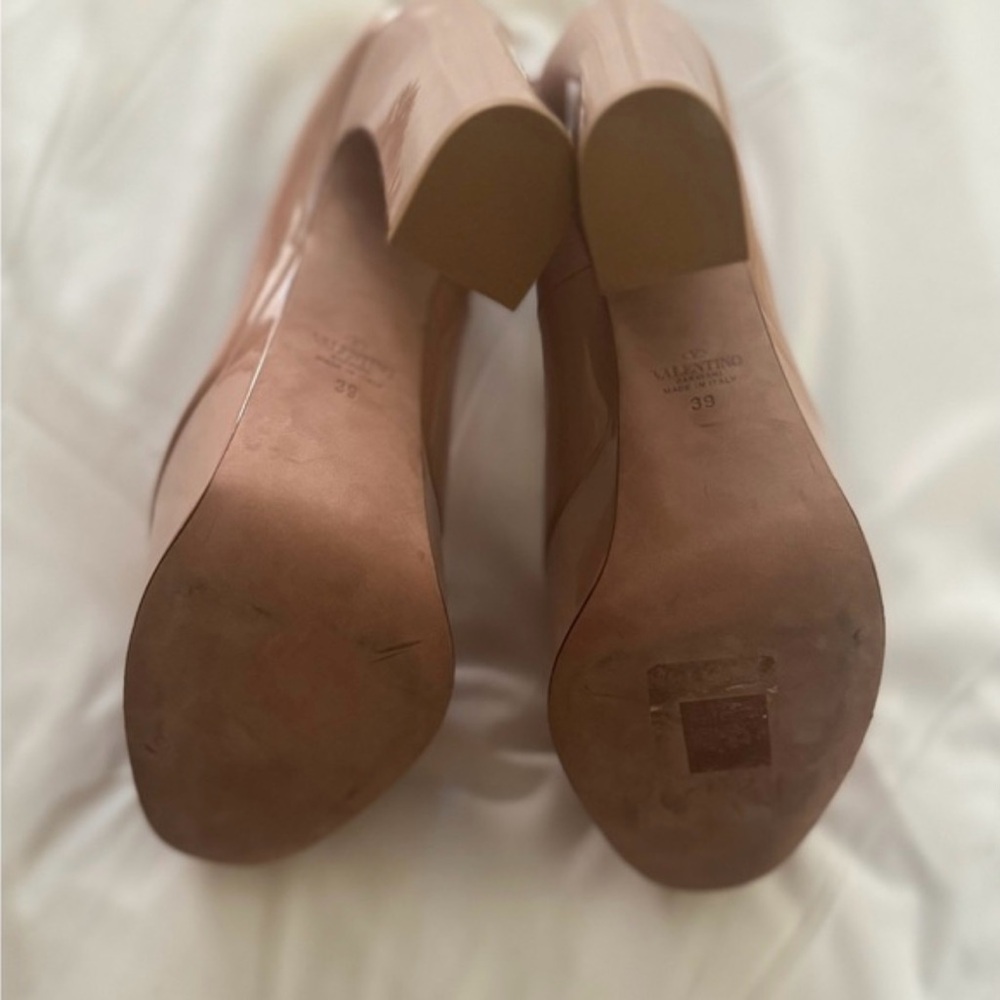 Valentino Garavani Tan-go Platform Pumps In Patent Leather - Picture 4 of 4